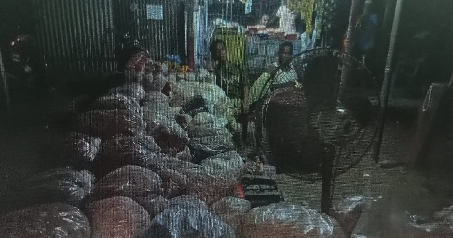  ধনবাড়ীতে অপচিকিৎসা ও প্রতারণার ফাঁদ: গাছের ছাল-বাকলে তৈরি ‘যৌন হালুয়া’ বিক্রি, পুলিশ নিষ্ক্রিয়